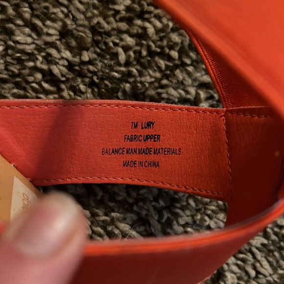 Platform Sandals - Picture 3 of 4